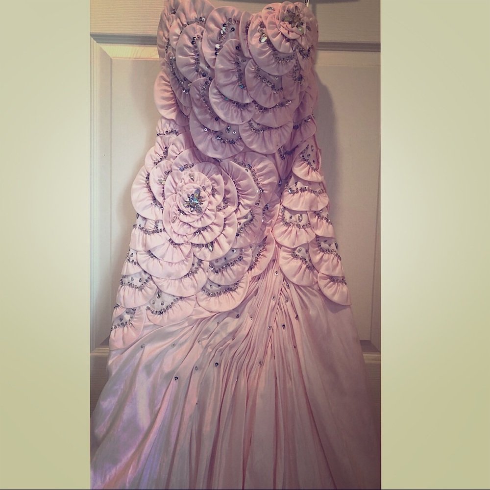 Mermaid style dress perfect for prom, engagement